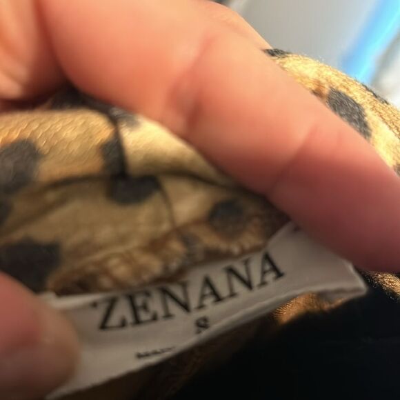 Zenana Small hooded sweater   D - Picture 10 of 11